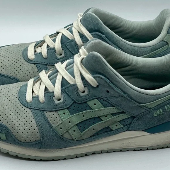 Asics Teal and Mint Athletic Shoes - Picture 2 of 8